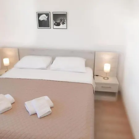 Apartman Penthouse Ivo & Ana Pirovac