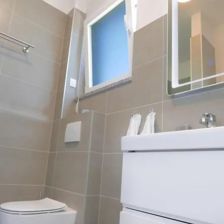 Penthouse Ivo & Ana Apartman Pirovac